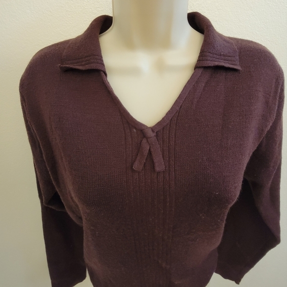 Gap Ladies V Neck Sweater With Collar - Picture 2 of 5